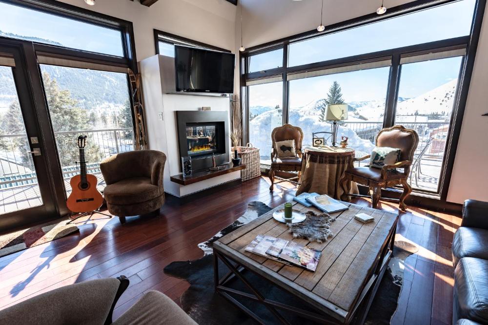 Two-Bedroom Deluxe Apartment interior